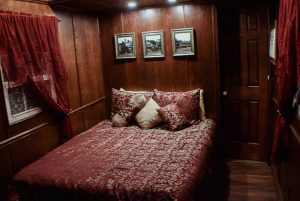 bedroom bed with pillows